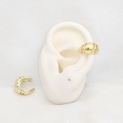 Earcuff Liso Con Rayas Dorado Rf K7038
