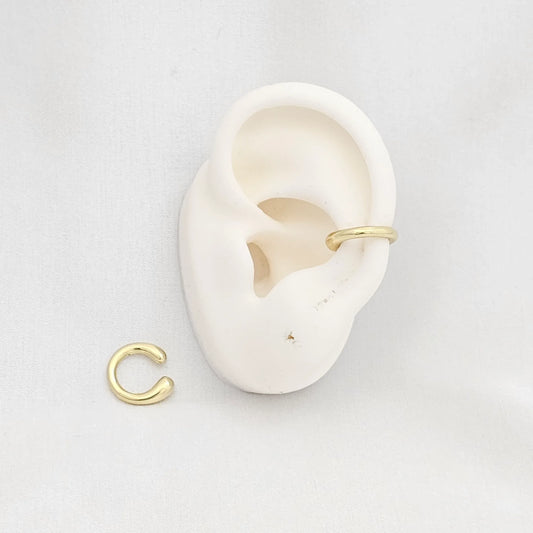 Earcuff Liso Pequeño Dorado Rf K6892