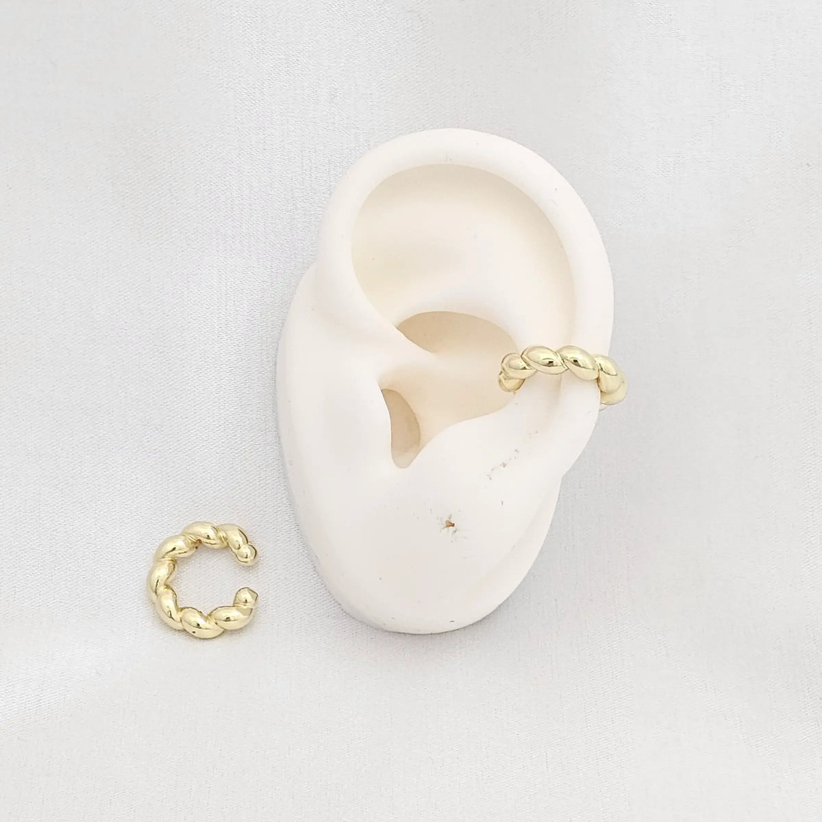 Earcuff Mediano Trenzas Gruesas Dorado Rf K6873