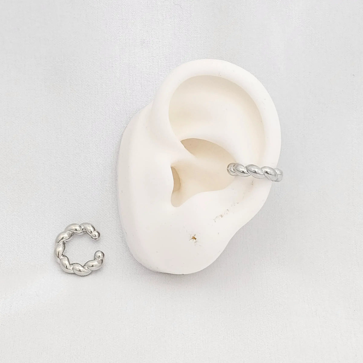 Earcuff Mediano Trenzas Gruesas Plateado Rf K6874