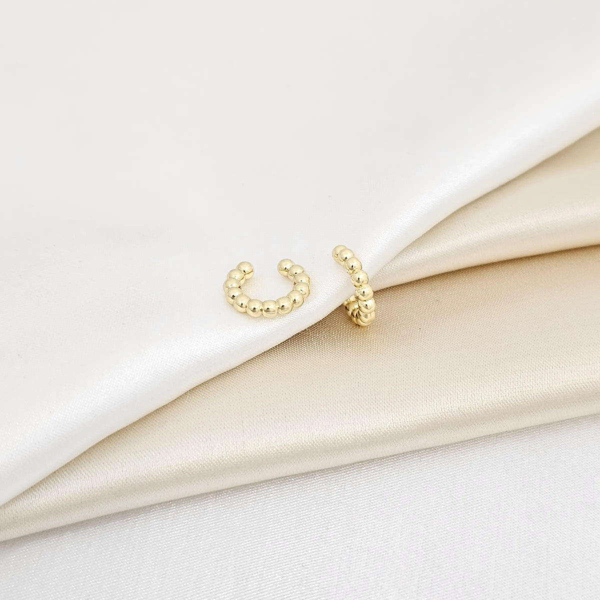 Earcuff Mini Balines Lisos Dorado Rf K6885