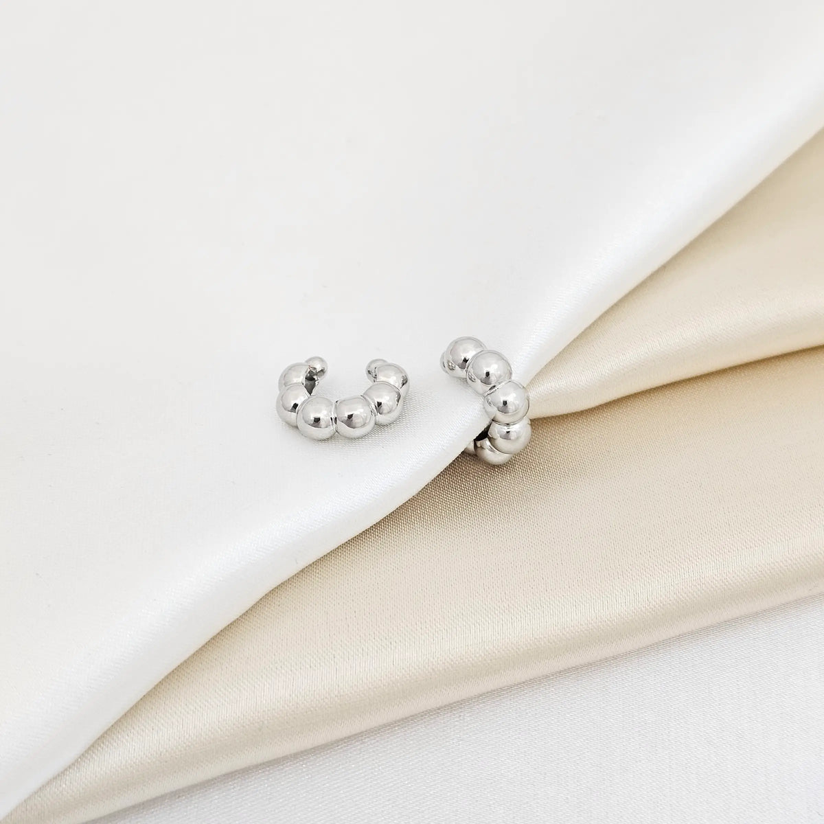 Earcuff Mini Bolas Lisas Plateado Rf K6878