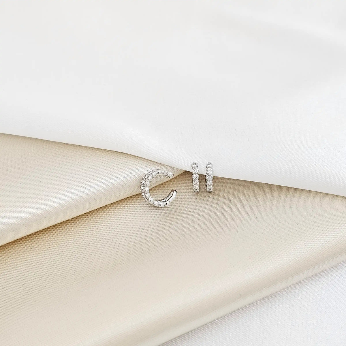 Earcuff Mini Circones Redondos Plateado Rf K7195