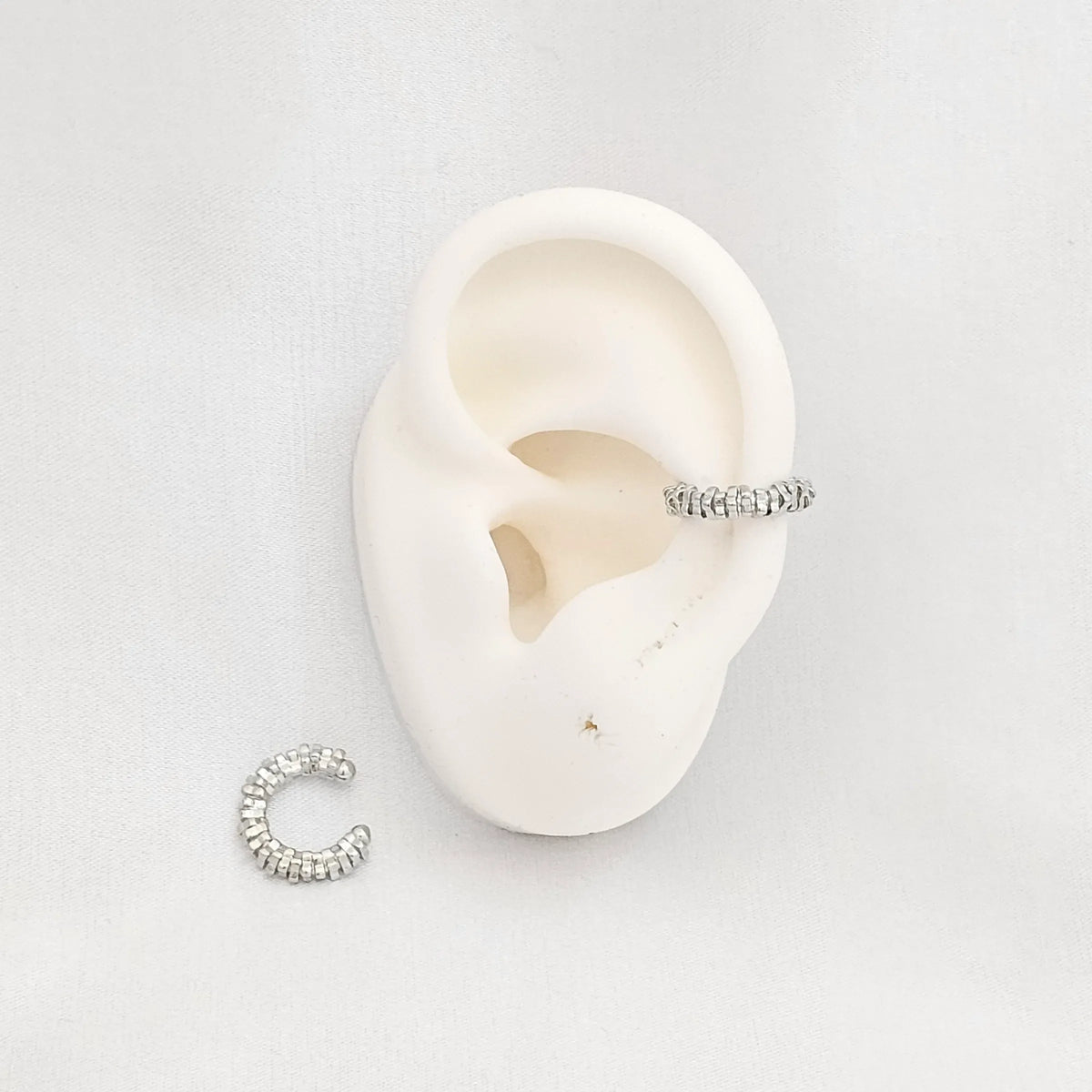 Earcuff Mini Cuadros En Fila Plateado Rf K6882