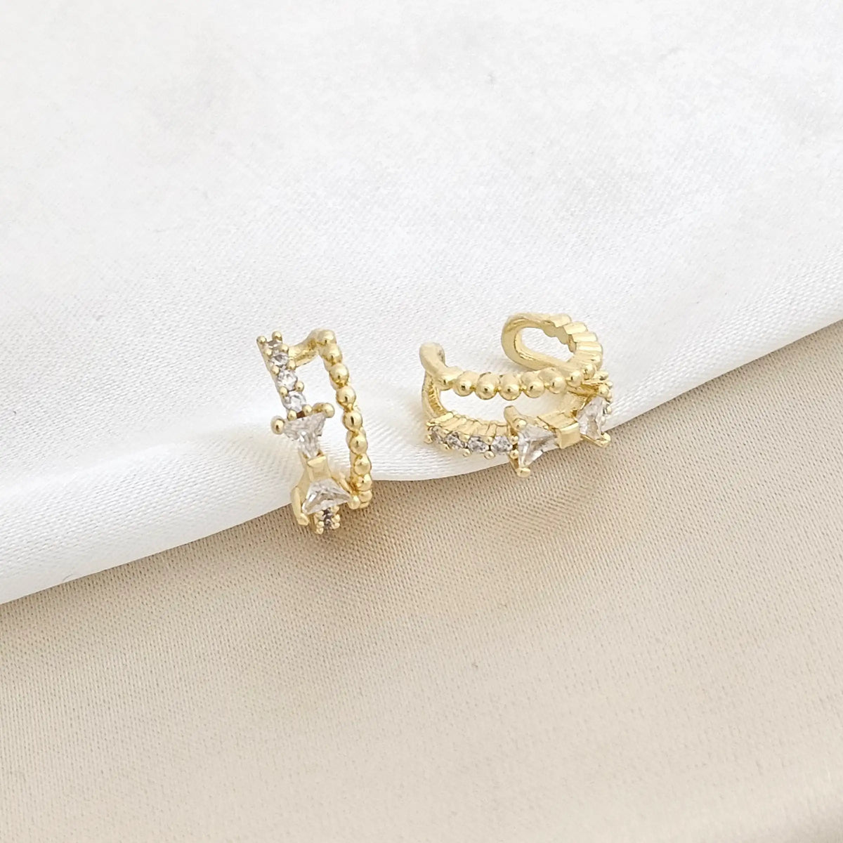 Earcuff Moño Circones Dorado Rf K3310