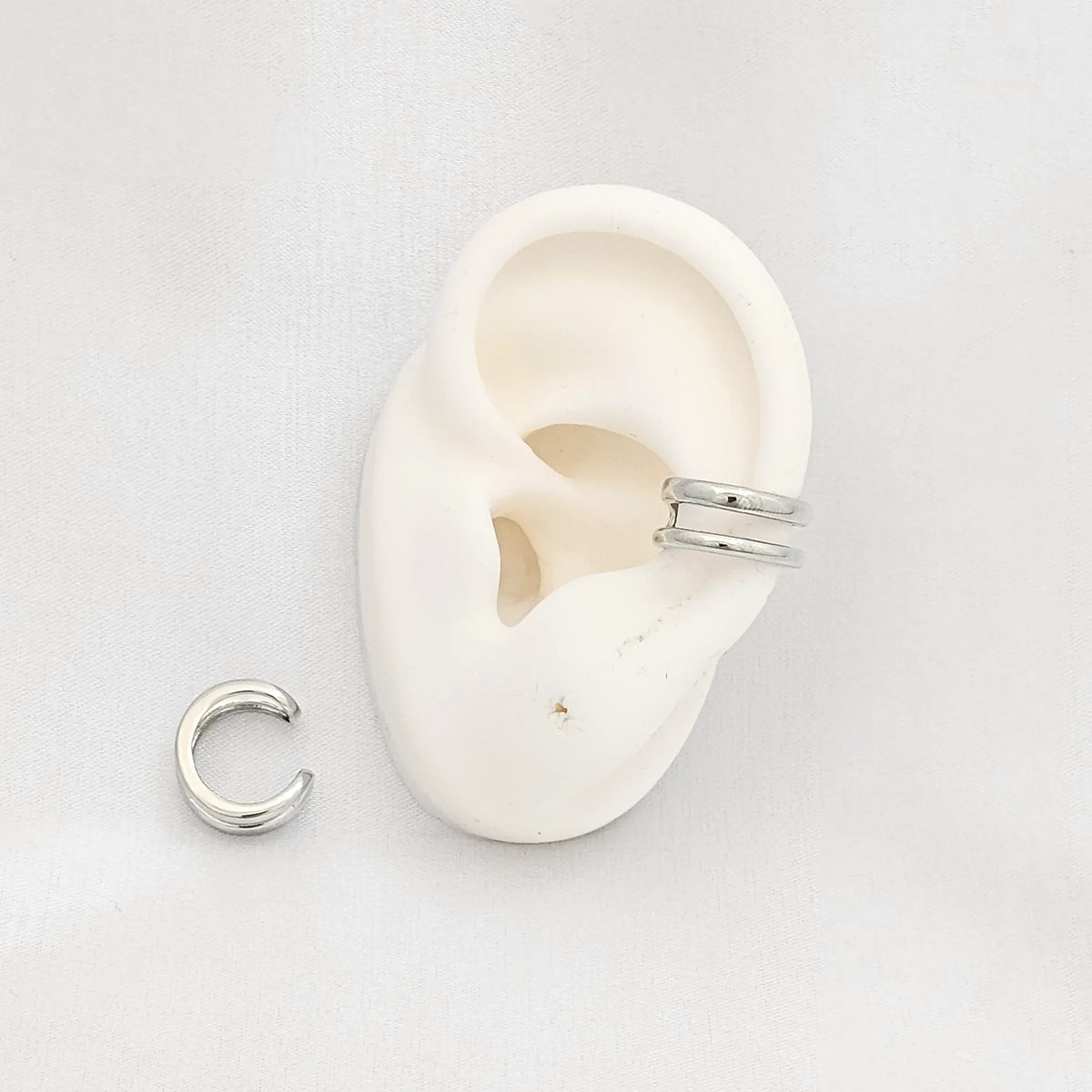 Earcuff Pequeño Doble Linea Liso Plateado Rf K6870