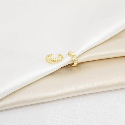 Earcuff Pequeño Lazo Dorado Rf K6893