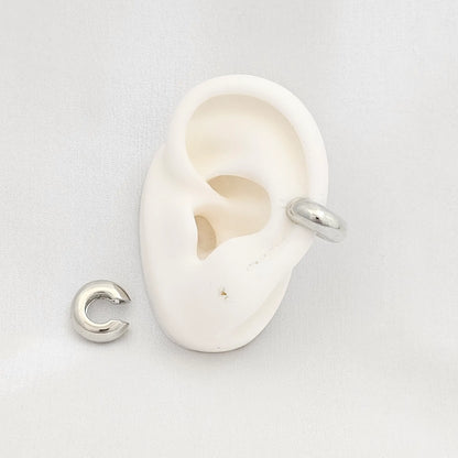 Earcuff Pequeño Liso Plateado Rf K6864