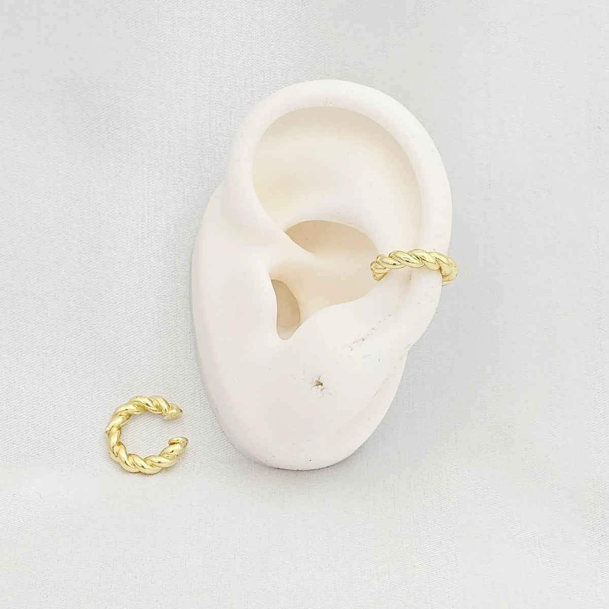 Earcuff Pequeño Trenzas Lisas Dorado Rf K6871