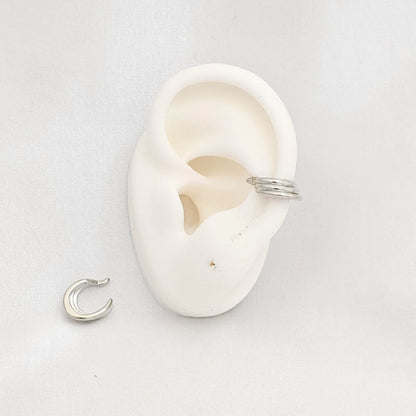 Earcuff Pequeño Tres Lineas Curvas Plateado Rf K6888