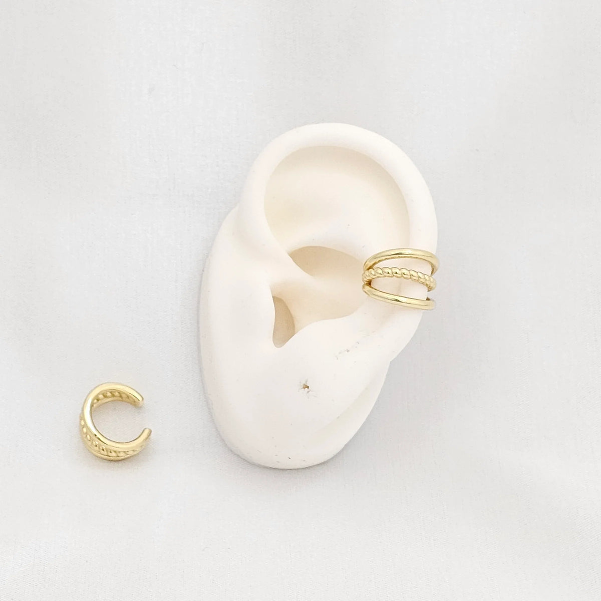 Earcuff Tres Lineas Lisas Con Lazo Dorado Rf K6894