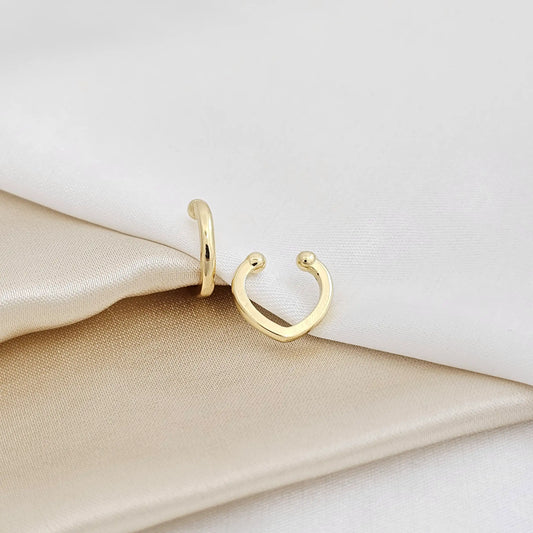Earcuff V Con Balines Dorado Rf K4021