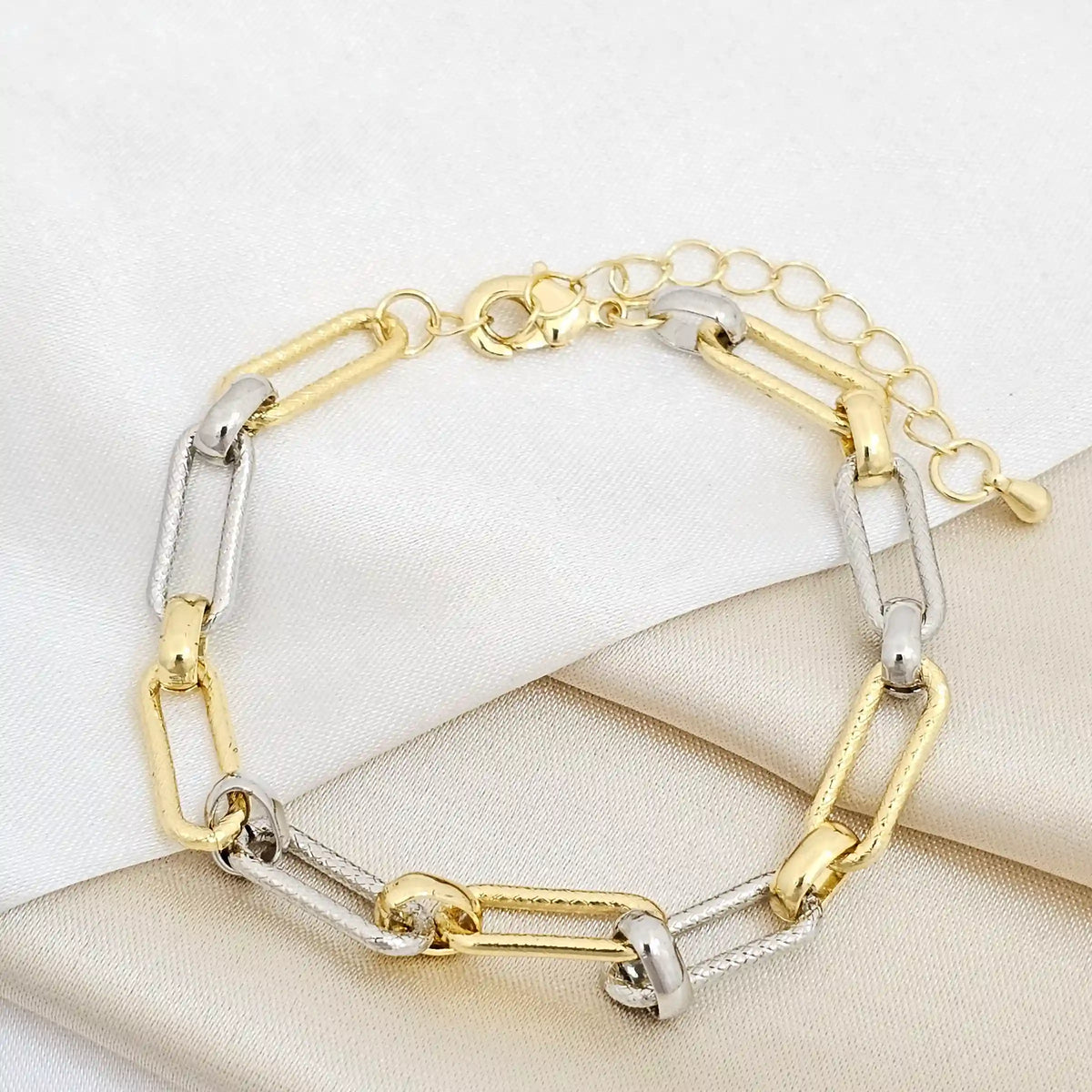 Pulsera Aros Rayados Dorado Y Plateado Rf K6820