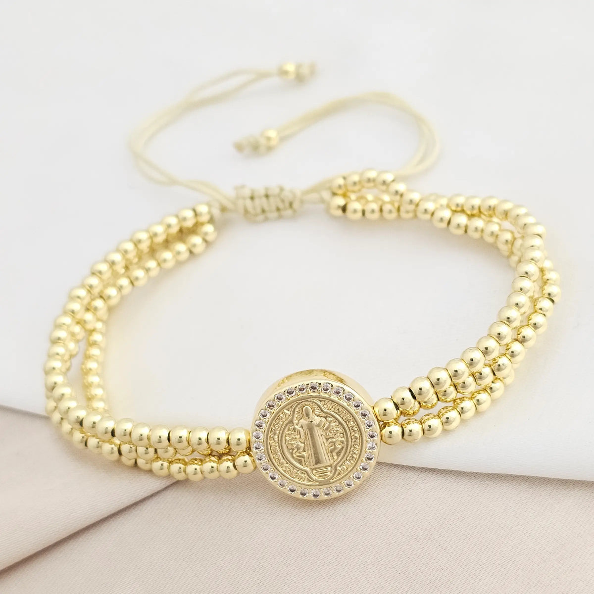 Pulsera Beige Elegante Con Balines Dije San Benito Rf K8066
