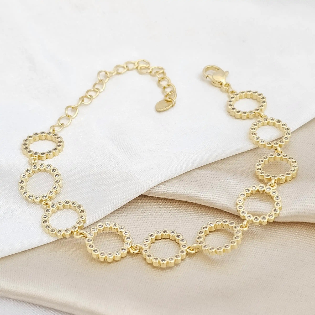 Pulsera Circulos Circones Con Extensor Dorado Rf K4452