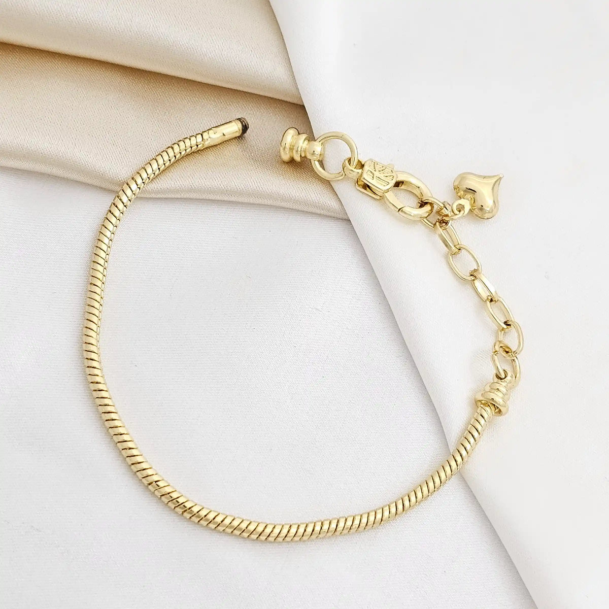 Pulsera Con Extensor Dorado Rf K2709