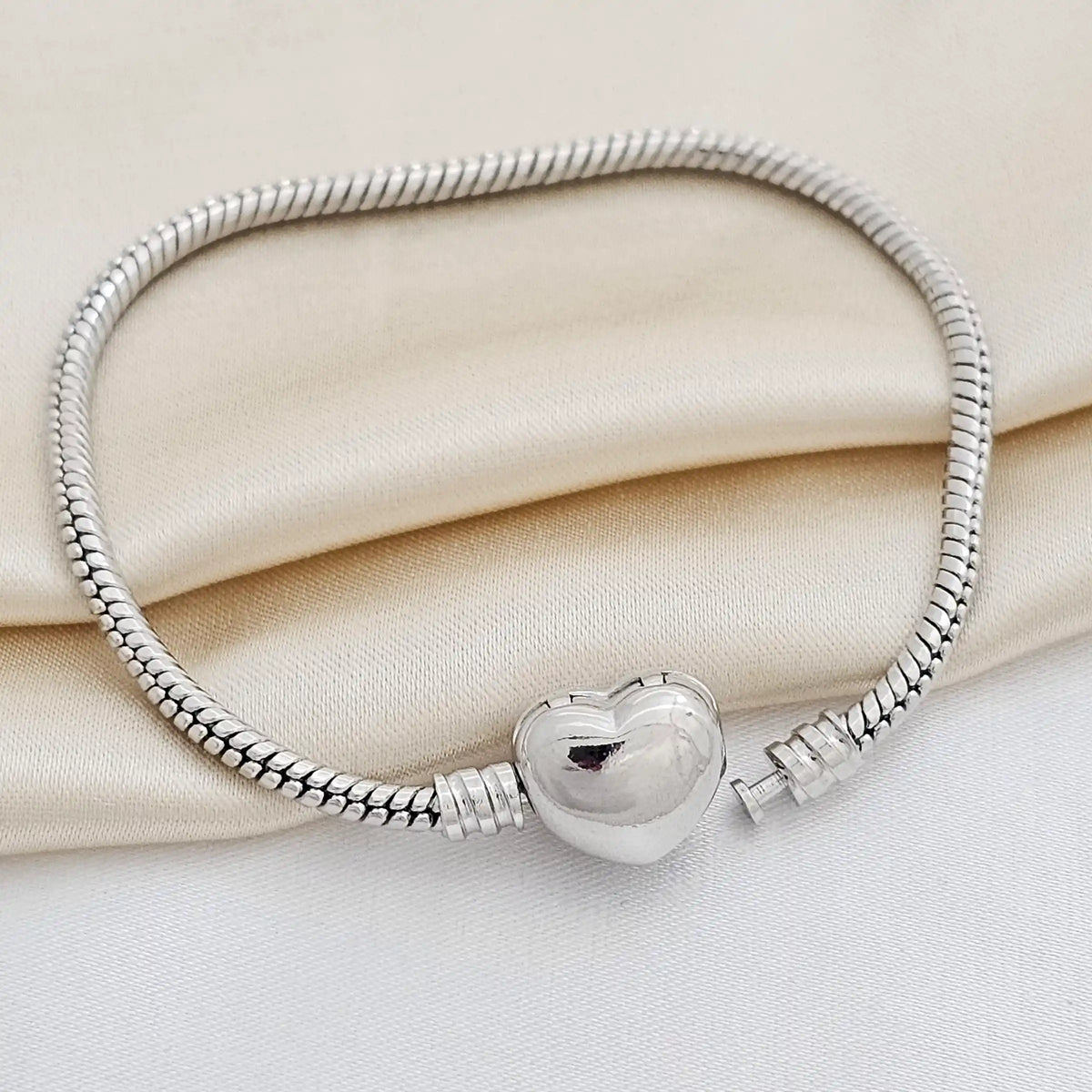 Pulsera Corazon Plateado Rf K2576