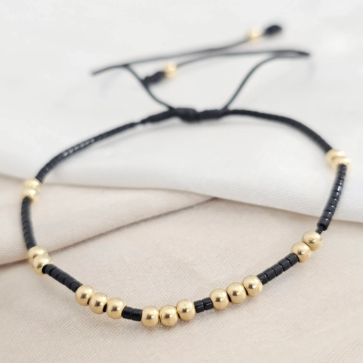 Pulsera Gold # 3 Miyuki Negra 19 Balines