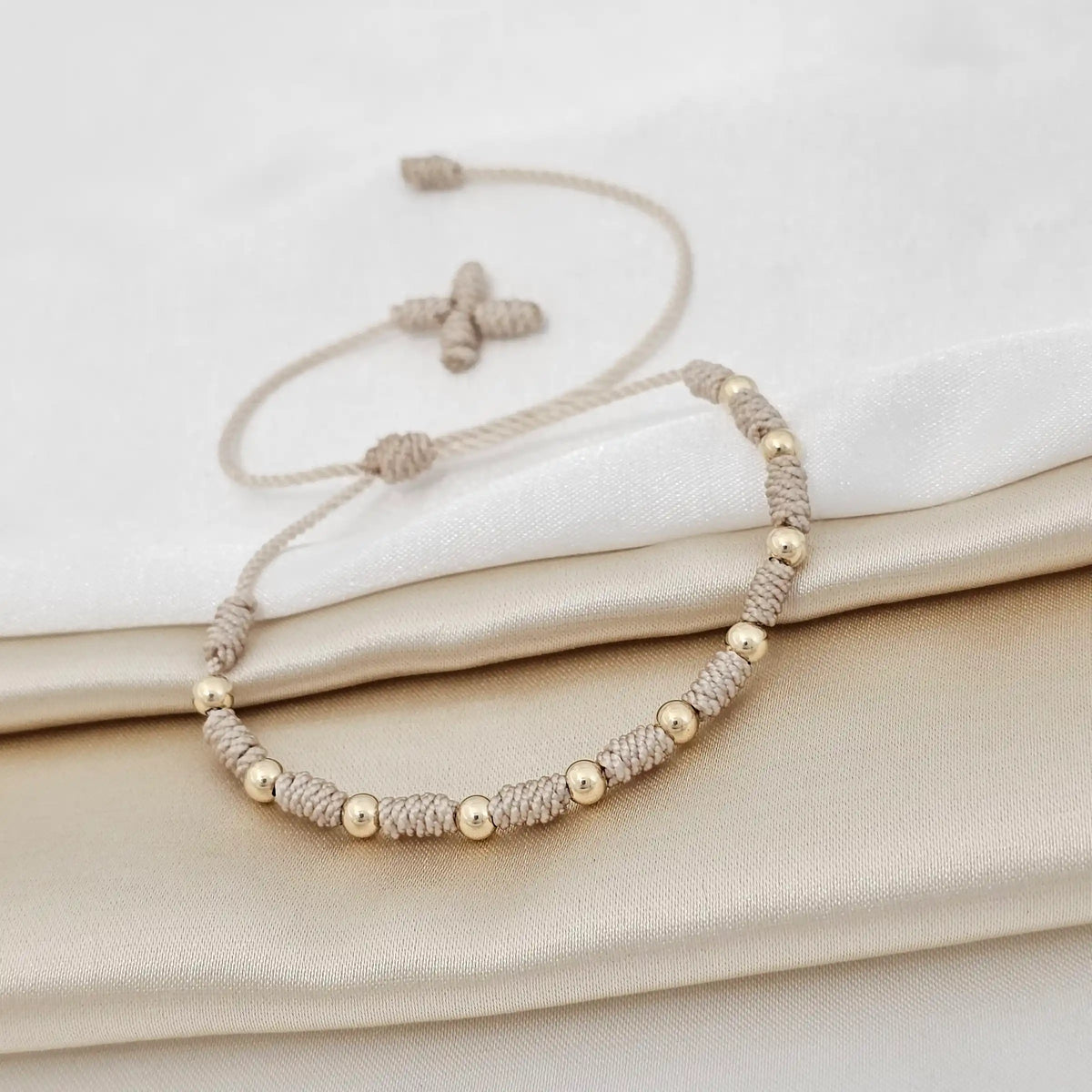 Pulsera Gold # 4 Denario C/ Cruz En Pta Beige