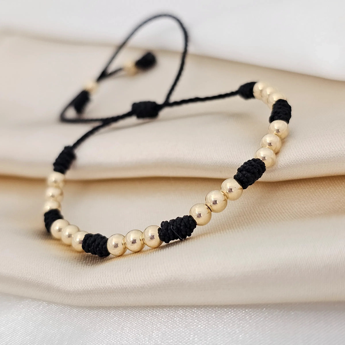 Pulsera Gold C/ Nudos #4 Negra