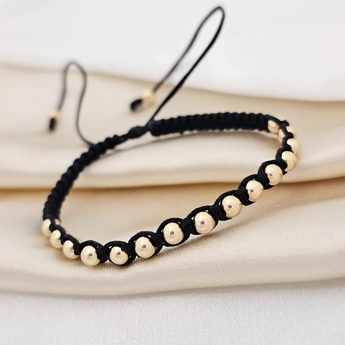 Pulsera Gold Macrame  # 4 Negra