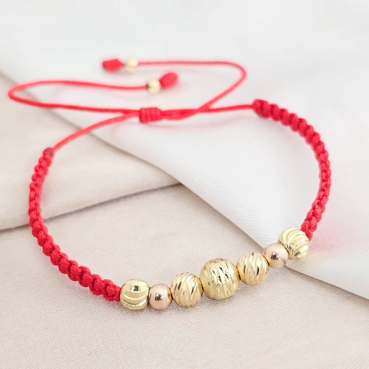 Pulsera Gold Macrame # 6 - 5 - 4 Roja