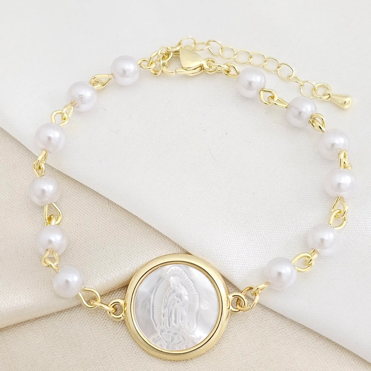 Pulsera Perlas N6 Dije Nacar Virgen Guadalupe Dorado Rf K7772