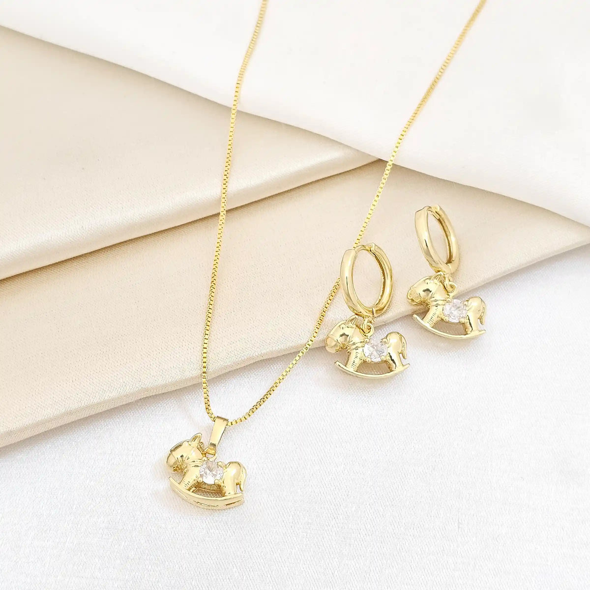 Set Cadena Y Candonga Caballito Con Circon Dorado Rf K7538