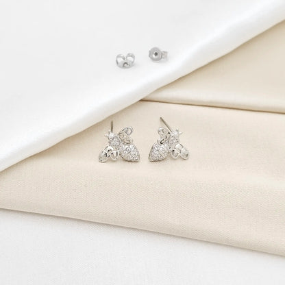 Topo Abeja Con Corazones Y Circones Plateado Rf K6516