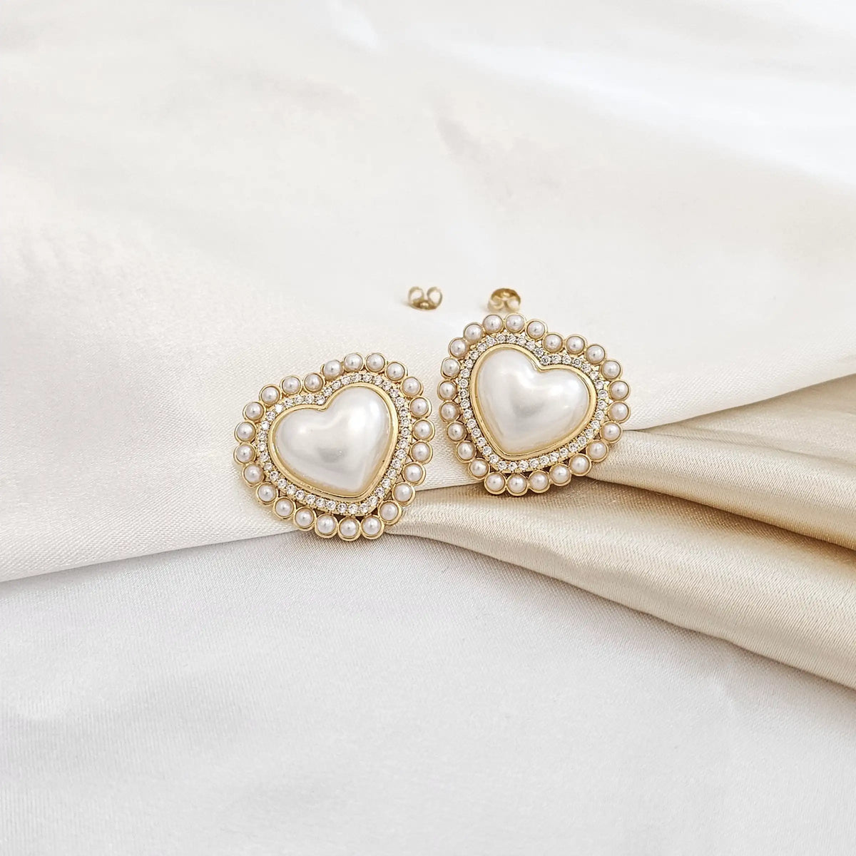 Topo Corazon De Perla Con Circones Dorado Rf K7602