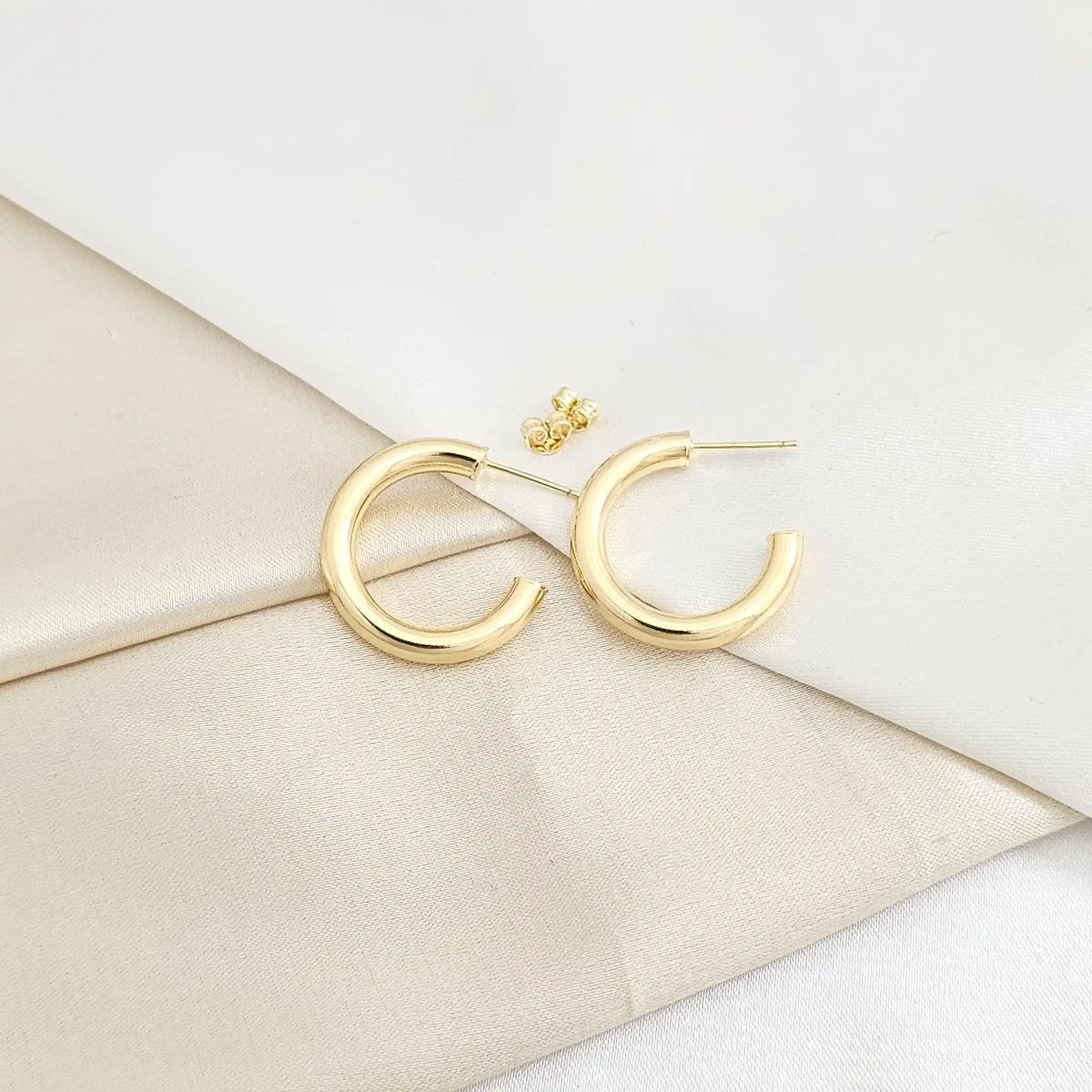 Topo Elegante Liso Mediano Dorado Rf K7823