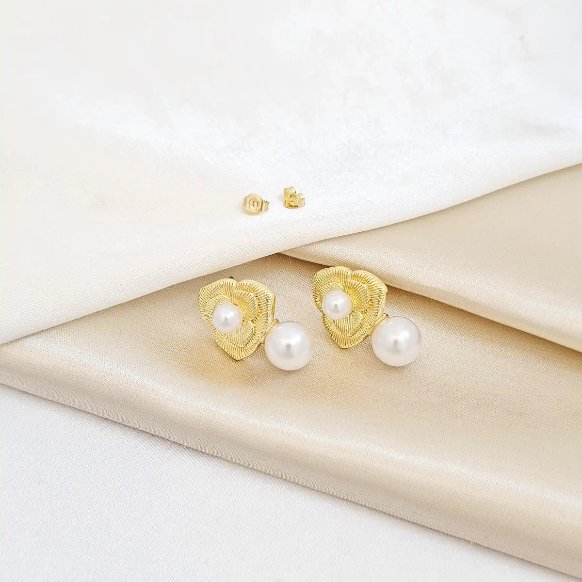 Topo Flor Rayada Dorado Doble Perla Rf K7569
