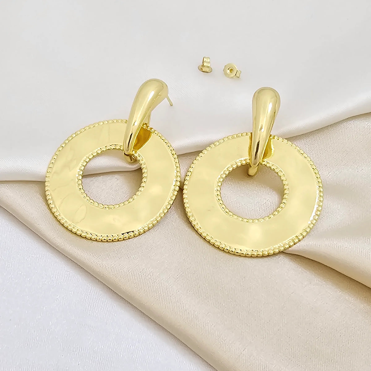 Topo Gota Larga Con Aro Colgante Dorado Rf K4168