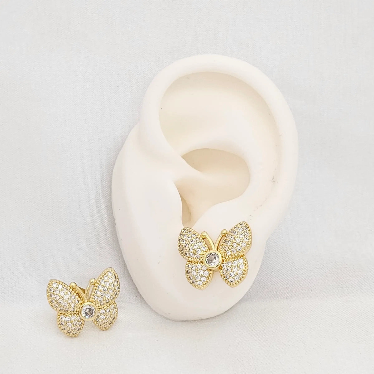 Topo Mariposa Mediana Con Circon Dorado Rf K7047