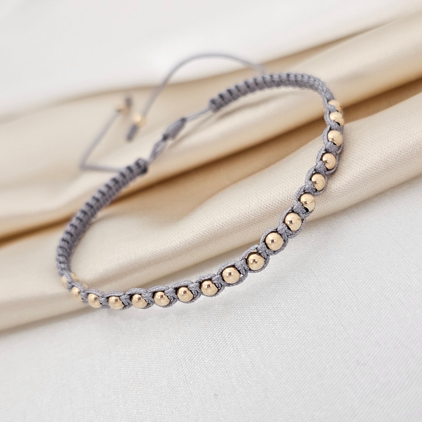 PULSERA GOLD MACRAME # 3 GRIS