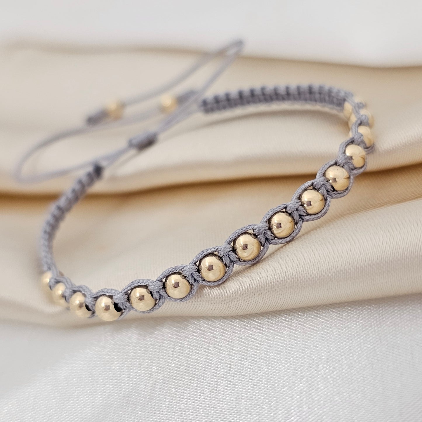 PULSERA GOLD  MACRAME # 4 GRIS