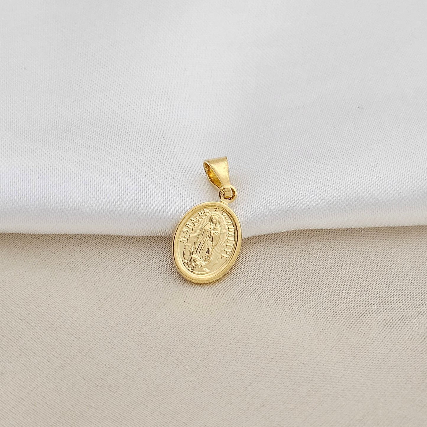 DIJE GUADALUPE PEQUEÑO LAM 18K - 24542