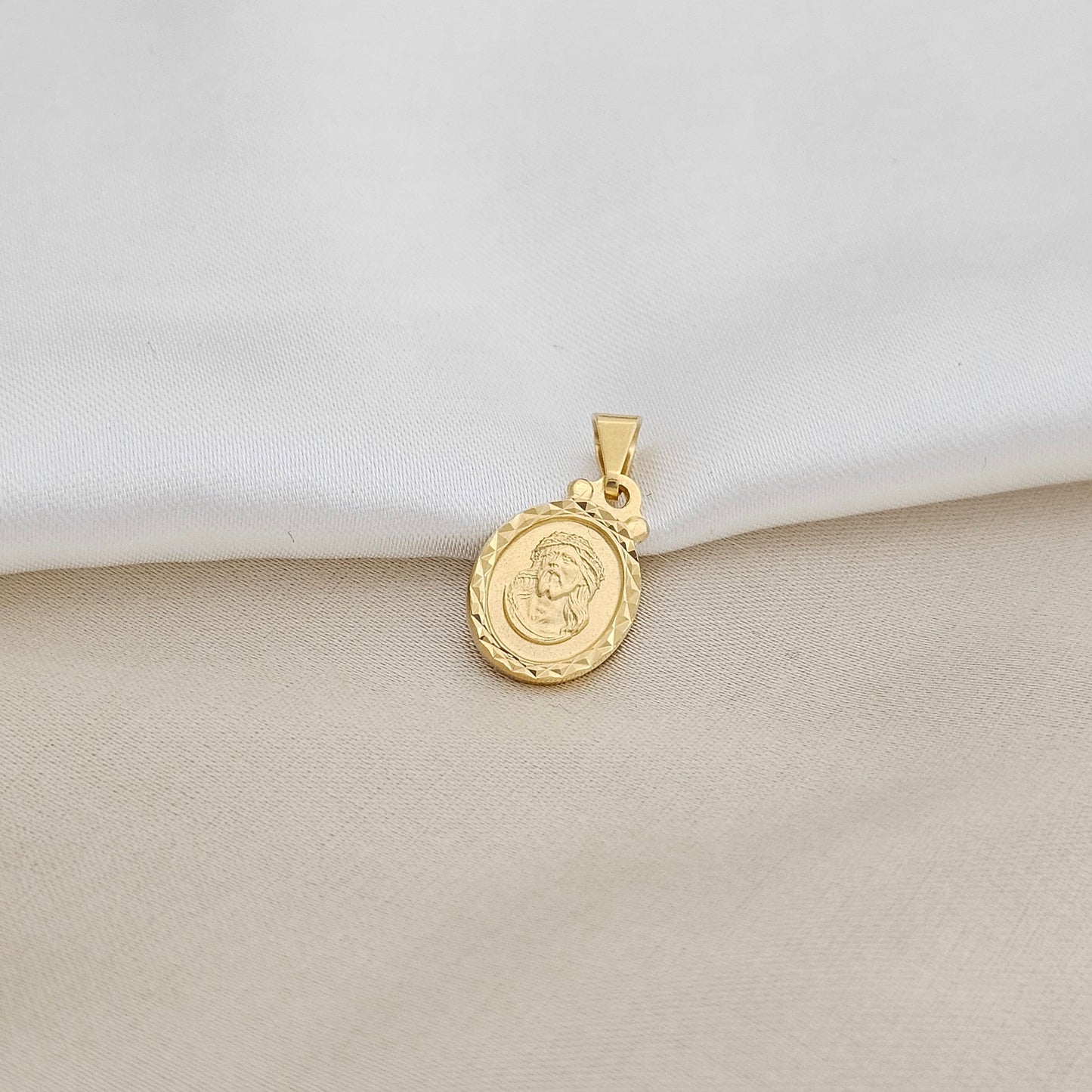 DIJE SAGRADO ROSTRO B.DIAMANTADO 2CMS LAM18K-23125