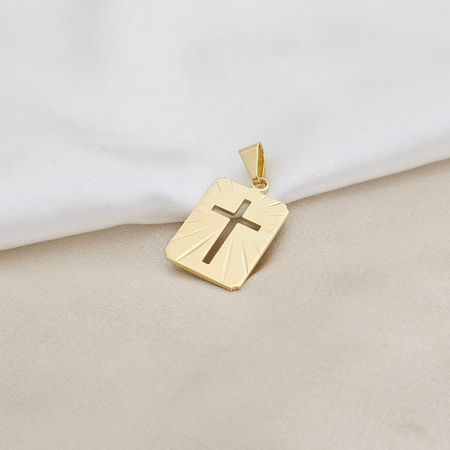DIJE PLACA CRUZ LAM18K - 23209